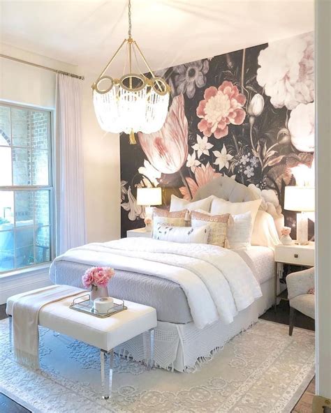 19 Amazing Glam Bedrooms With Chic Style In 2020 Colorful Bedroom Decor Home Decor Shops