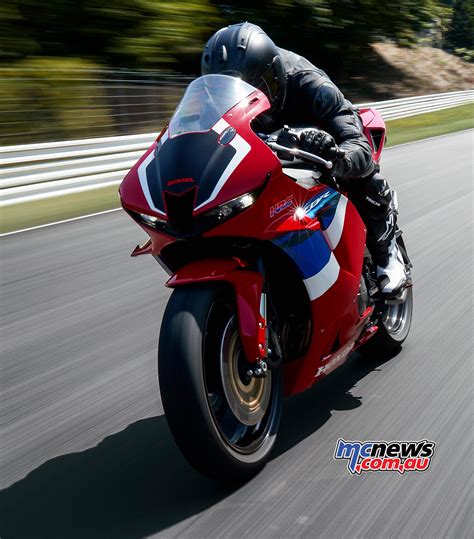 Motorcycles and dirt bike models face model refreshes every year, whether it be aesthetic changes or performance upgrades. 2021 Honda CBR600RR Full Reveal | Motorcycle News, Sport ...