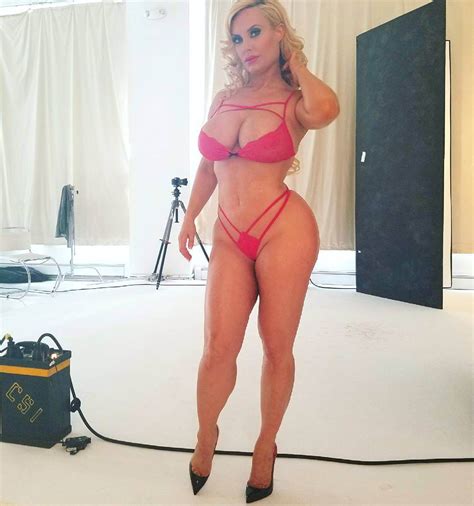 The Hottest Coco Austin Photos Thblog