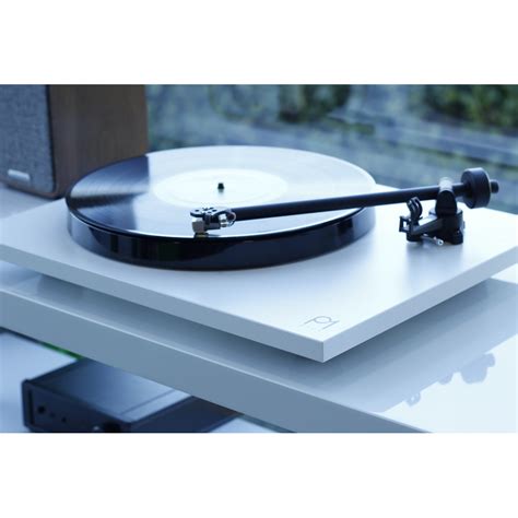 Rega Planar 1 Plus Turntable With Carbon Cartridge And Phono Stage