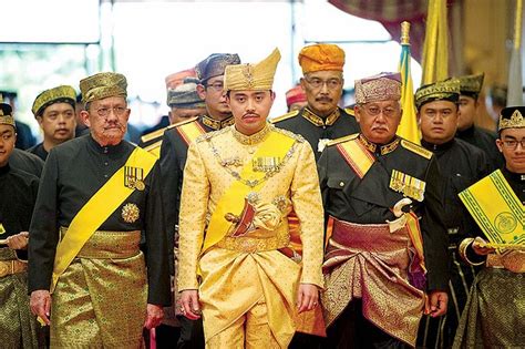 Ketika zaman muda baginda.gambar ini diambil pada tahun 1979 dan ketika ini baginda berusia 33 tahun. Brunei Royal Wedding 2015: Royal Bersanding Ceremony