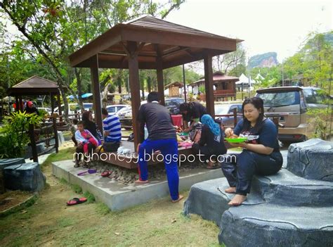 Using the data collection method of questioning and involving a total of 241 domestic visitors, three hot springs which were trong medical pool, lubuk timah hot springs and sungai klah hot springs recreational park became the. Ceritera Cinta & Kehidupan: 2015: Lubuk Timah Hot Spring ...