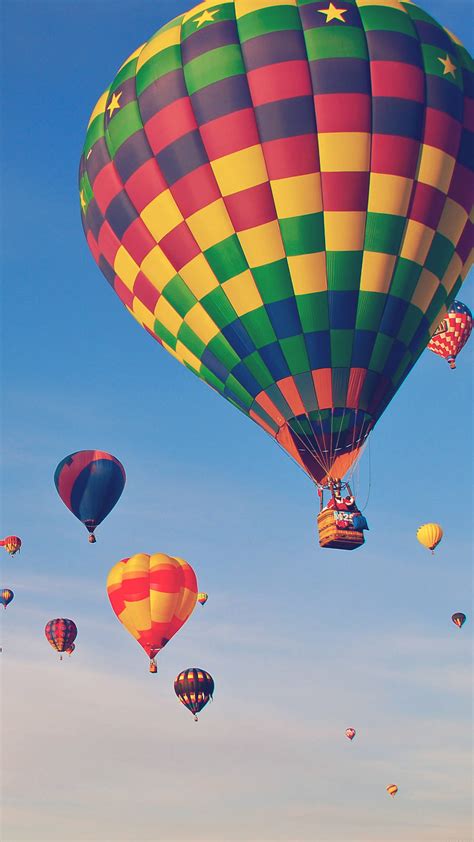 Download Hot Air Balloon With Vivid Hues Wallpaper