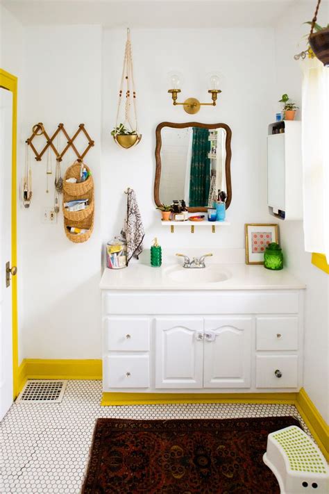 59 Small Bathroom Decor Ideas To Make Even The Tiniest Spaces Stand Out