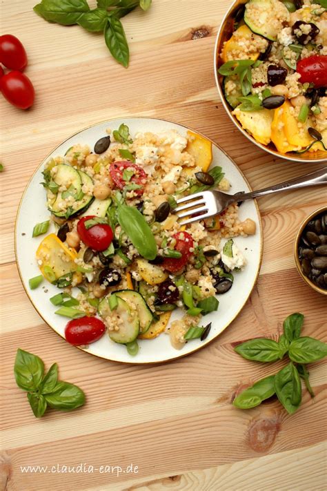 Today, i'm sharing with you a super quick and easy zucchini couscous salad recipe. Mediterraner Hirse-Salat mit Zucchini und Feta in 2020 ...