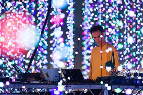 Four Tet Releases 7 Brand New Tracks On Soundcloud For Free Download This Song Is Sick