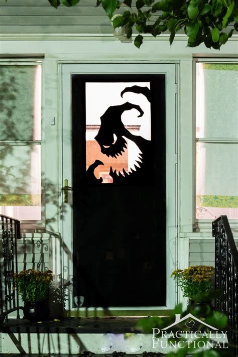 After the white house released the stunning images of this year's christmas decorations, designed by first lady melania trump, we've been dying to know exactly how the extravagant design came together. 10 Fall Door Decor Ideas