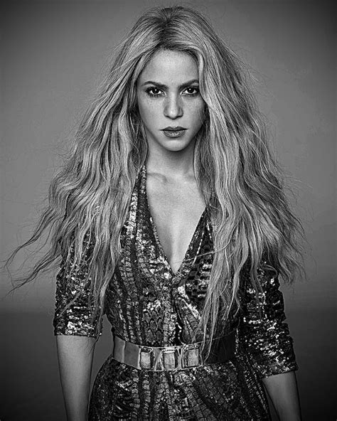 Shakira Style Shakira Hair Blake Shelton Female Guitarist Female