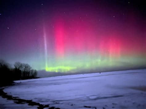 Northern Lights Light Up Sky Over Great Lakes