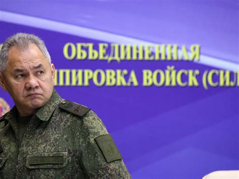 Ukraine Le Ministre Russe De La Défense Inspecte Les Troupes Challenges