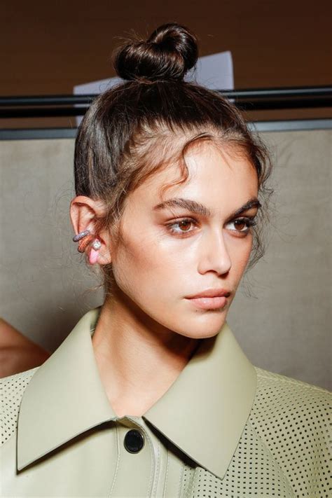 Let your baby hair cover your upper forehead! Baby hair: hairstyle e acconciature di tendenza | Toni&Guy ...