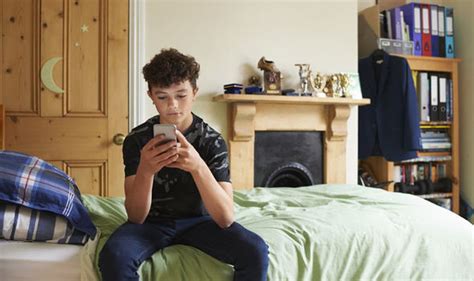 Teenagers ‘find Phone Beats Sex Uk