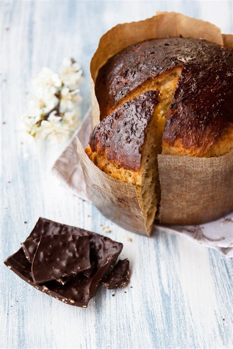 La schiaccia di pasqua è un pane speziato tipico del periodo pasquale. Una storia d'amore: la schiacciata di Pasqua toscana ...