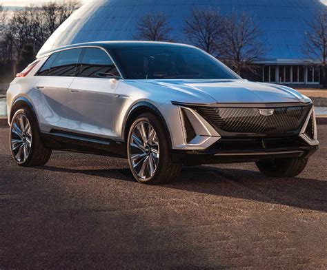 Cadillac Lyriq All Electric Crossover Unveiled Has Massive 33 Inch Led