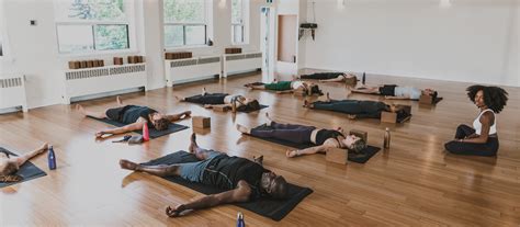 modo yoga yoga for beginners modo yoga maple