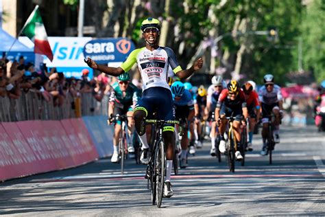 Giro Ditalia 2022 Biniam Girmay Becomes First Black African To Win A