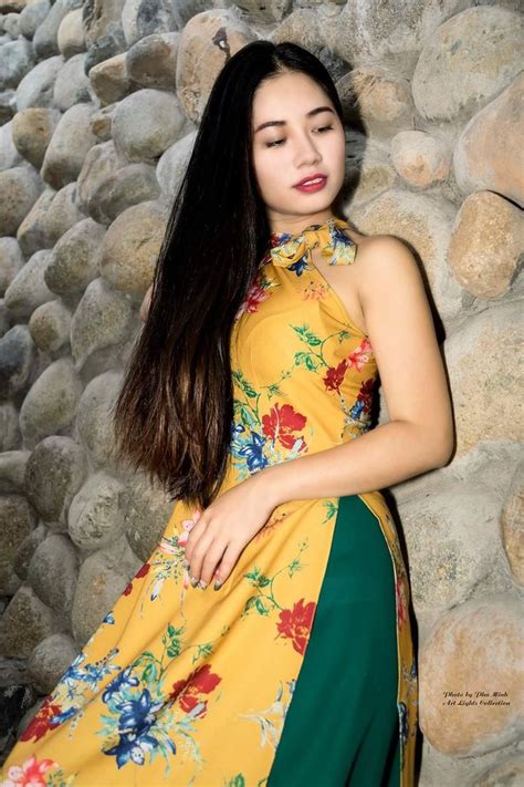 Pin By Lao Y On Áo Dài Asian Beauty Girl Formal Dresses Fashion