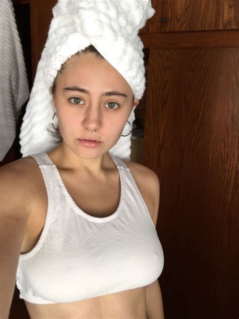 Lia Marie Johnson Nude And Sexy 5 Photos Thefappening