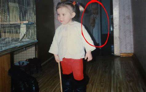Creepy Photo Alert Was This Little Girl Photobombed By The Ghost Of A