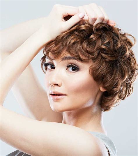 Learn the definition of 'bob haircut'. 50 Chic Curly Bob Hairstyles - With Images And Styling ...