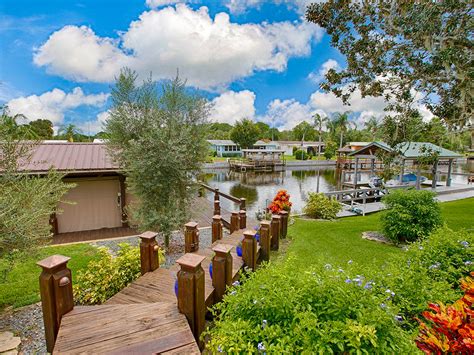 A restricted, 55+ community located in leesburg, florida. Lake County Homes For Sale: Canal Front Living & A ...