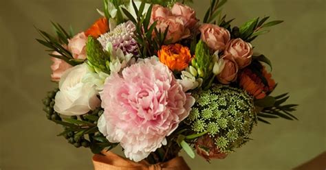 Bouqs may be the place you order flowers from on mother's day, but it also offers a large selection of plants for your home. How to Buy Flowers - The Best Way to Buy Flowers - Men's ...