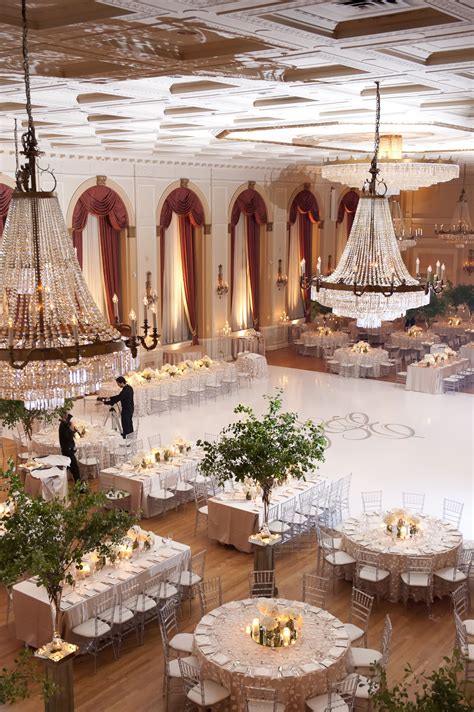 Stunningly Grand Wedding Reception Layout And Decor Round Tables With