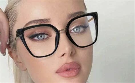 Model Kacamata Terbaru Wanita Dari Duff Round Hingga Oversize