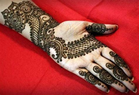 Top 20 Amazing Stylish Mehndi Design For Hands
