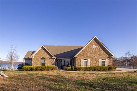 Lakefront Property | Lake Homes by LakefrontLiving.com