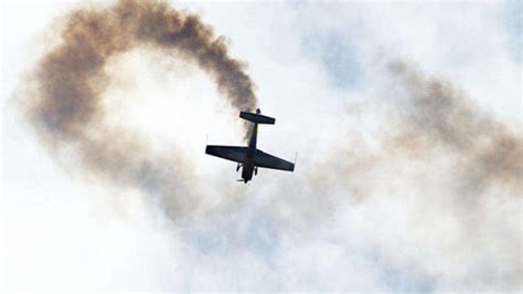 Habervitrini com Arjantin de gösteri yapan akrobasi uçağı düştü