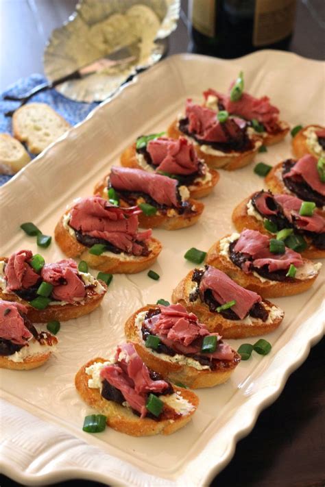 Roast Beef Crostini A Perfect New Year S Eve Appetizer Appetizers Easy Finger Food Party