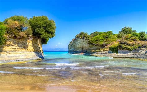 Όλες οι παραλίες της κέρκυρας εδώ, πεντακάθαρες, πανέμορφες και τεράστιες αμμώδεις παραλίες στη δυτική ακτή και παραλίες με χαλίκι στην ανατολική ακτή. Οι παραλίες της Κέρκυρας που αξίζει να γνωρίσεις - Newsbeast