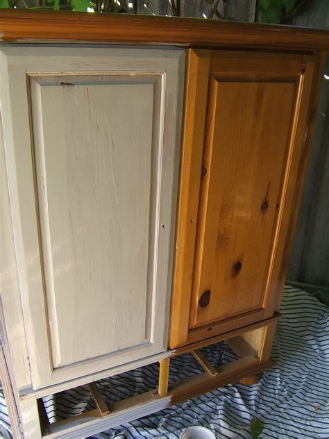 Get my free furniture painting ebook here: Tuesday, July 3, 2012