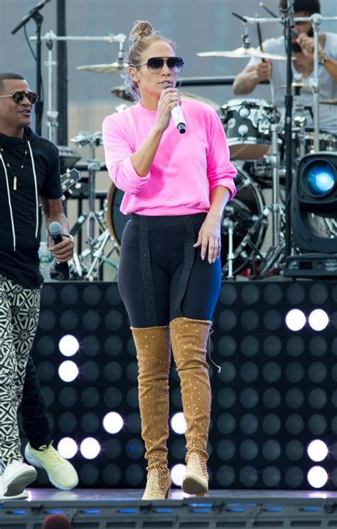 Neon Tops Jennifer Lopezs Best Workout Outfits Popsugar Latina