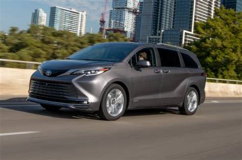 2021 Toyota Sienna Consumer Reviews 11 Car Reviews Edmunds
