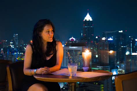Kein dresscode, junges publikum und toller ausblick auf kl !!! The 5 Best Rooftop Bars in Bangkok, Thailand — No Destinations