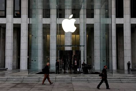 Apple Lawsuit Tests If An Employee Can Plan Rival Startup While On