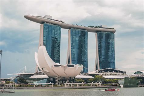 Mbs) is an integrated resort fronting marina bay within the downtown core district of singapore. Hotel Marina Bay Sands de Singapur, ¿merece la pena ...