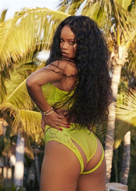 celebritylovin on twitter rihanna has some of the best booty pics🍑🤤…