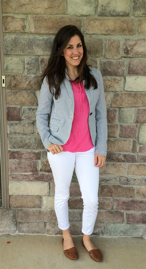 what i wore real mom style seersucker blazer realmomstyle momma in flip flops