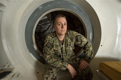 Underwater Team Fends Off ‘the Bends At Navy Experimental Diving Unit