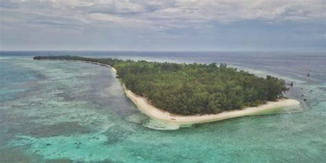 Pulau tercantik dunia 2020 versi asean menampilkan lapan pulau di asia tenggara yang tersenarai dalam top 50 pulau tercantik dunia 2020. Pulau Kapoposang, Segarnya Dunia Baru Di Makassar ...