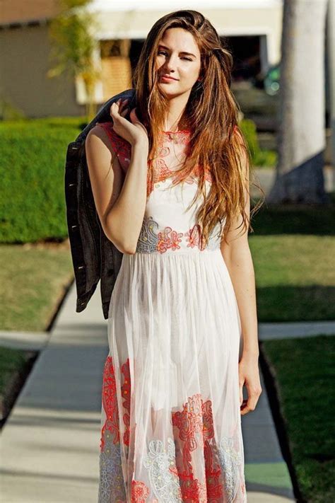 The two began dating in january 2018 and broke up in july 2020. Pin by Farha Sameen on Divergent in 2020 (With images) | Shailene woodley photoshoot, Shailene ...
