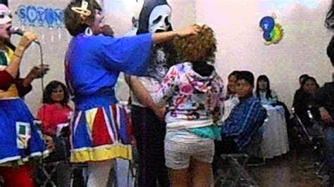 Kill me baby one more time! EN EL BABY SHOWER EXITO CON EL JUEGO DE LAS MASCARAS EN LA ...