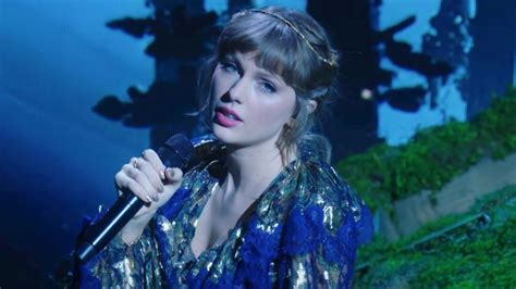 See Taylor Swift Get Emotional As She Honors Her Late Grandmother On Her Eras Tour Cinemablend