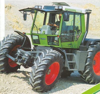 / touch device users, explore by touch or with swipe gestures. Technische Daten Fendt Geräteträger Traktor - tractorbook ...