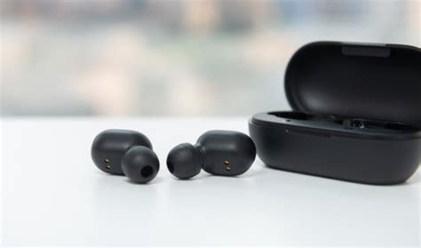 10 Best Earbuds Under 30 - ( Top Rated Picks of 2021 )