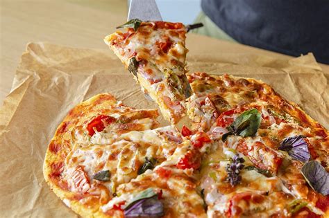 Evde Kolay Küçük Pizza Yapımı - diyetasistan | Evde Pizza Yapımı Sağlıklı ve Lezzetli Tarifler