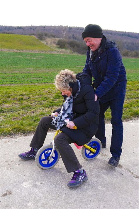 30  Elderly Couples Prove You're Never Too Old To Have Fun 